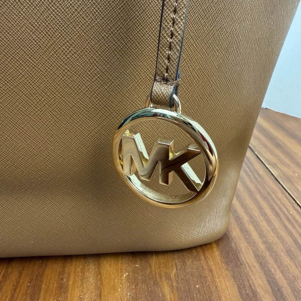 Michael‎ Kors Jet Set Medium Tote Saffiano Leather Lobster Clasp Luggage Brown